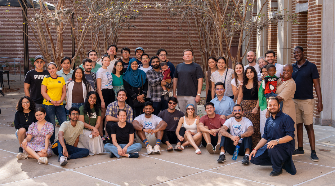 The Fulbright community poses for a group photo