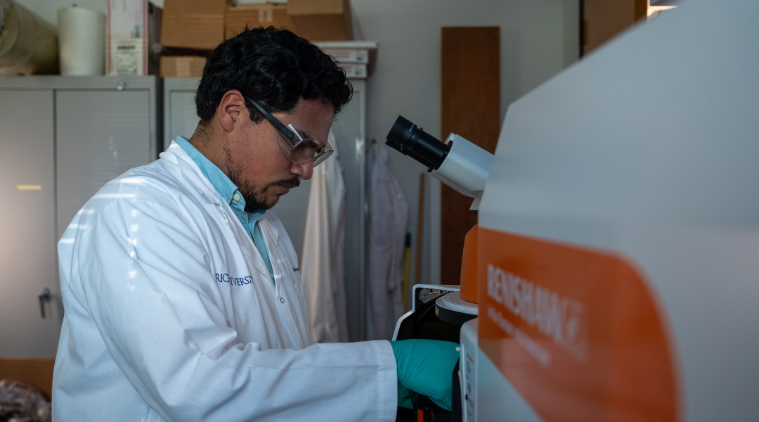 Andrés Sánchez Alvarado works in the Halas Lab