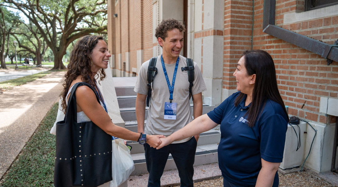 New graduate students from Argentina meet an OISS staff member