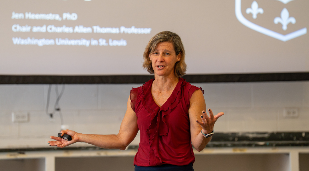 Jen Heemstra talks to Rice postdocs about leadership in the lab