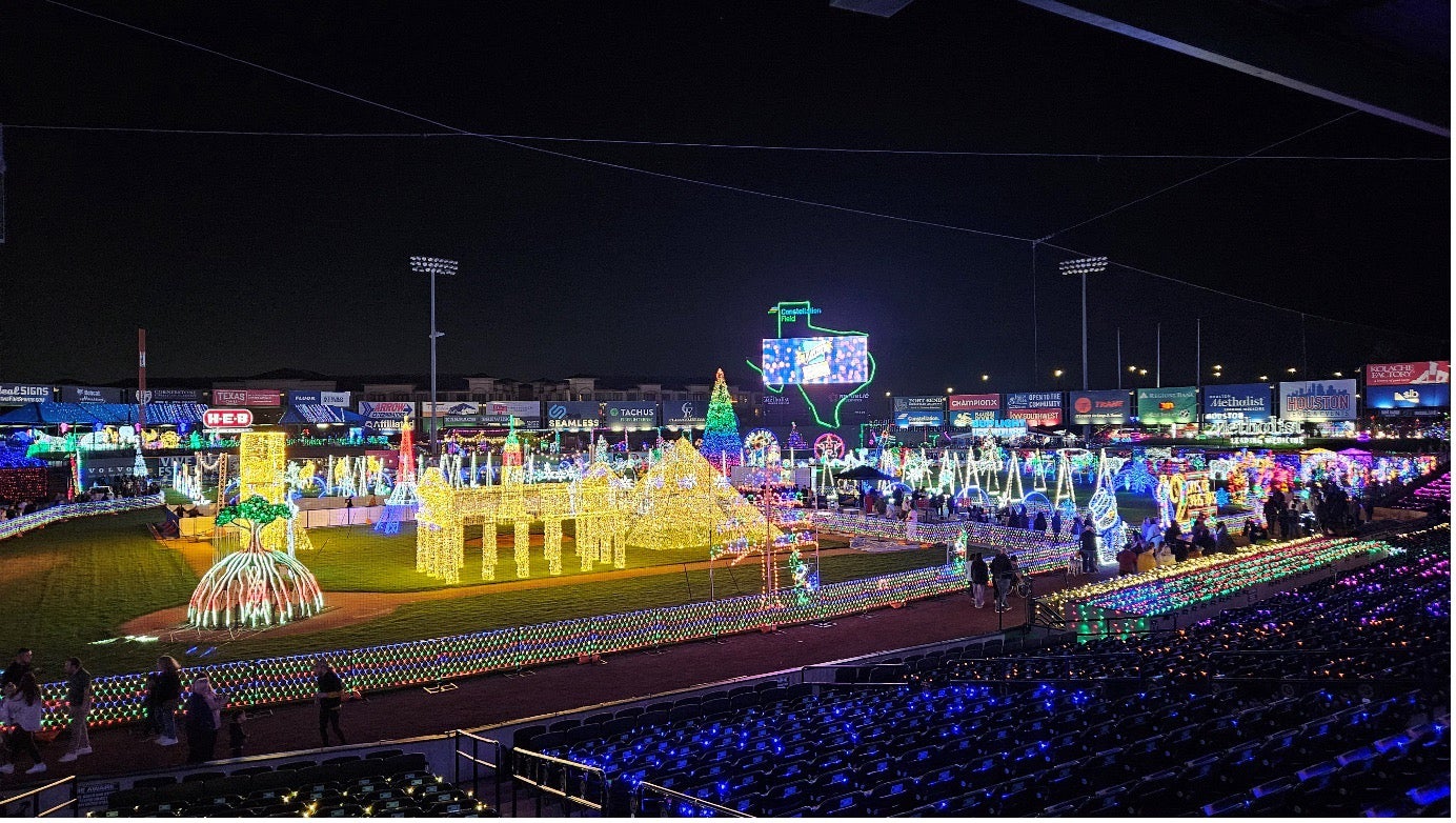 (Holiday Lights in Sugar Land, photo taken by the blog author)