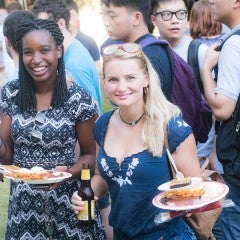 Graduate Owls enjoy barbecue with the president and other O-Week activities